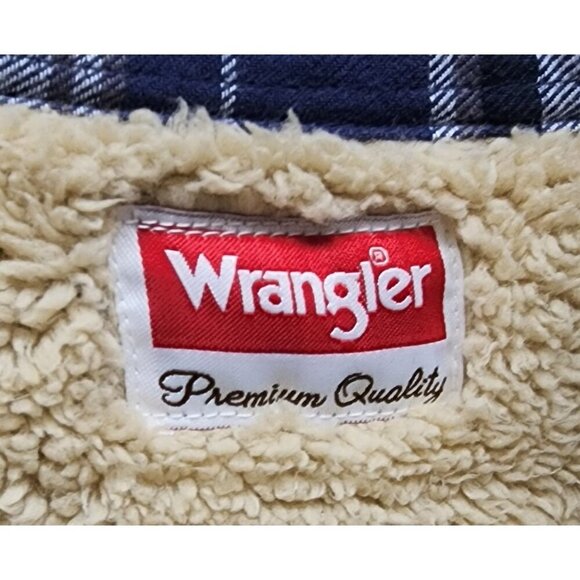 Wrangler Mens Blue Plaid Button-Up Sherpa-Lined Flannel Jacket/ Shacket - Picture 5 of 12